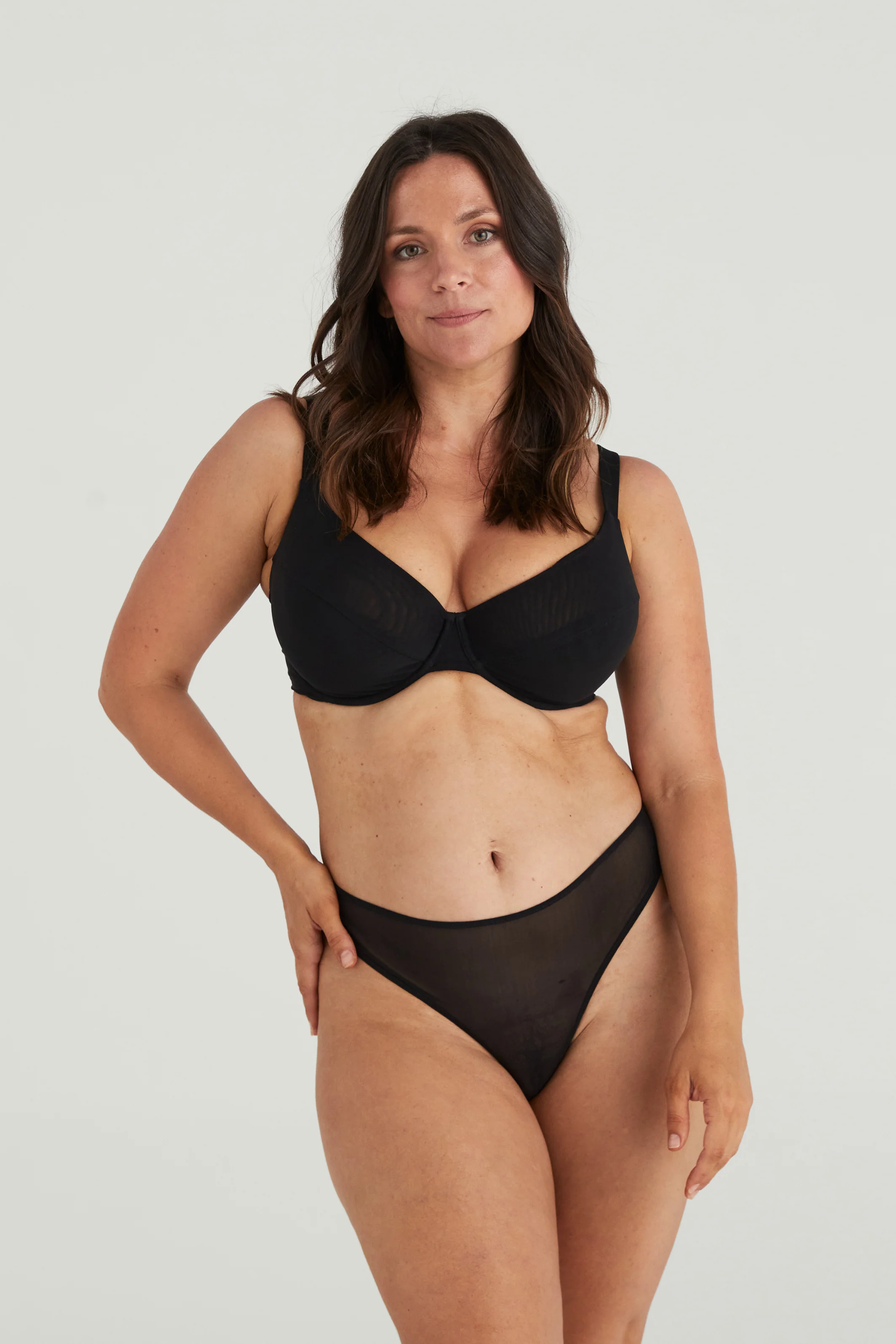 BUSTY BASICS KNICKERS - G-STRING - BLACK